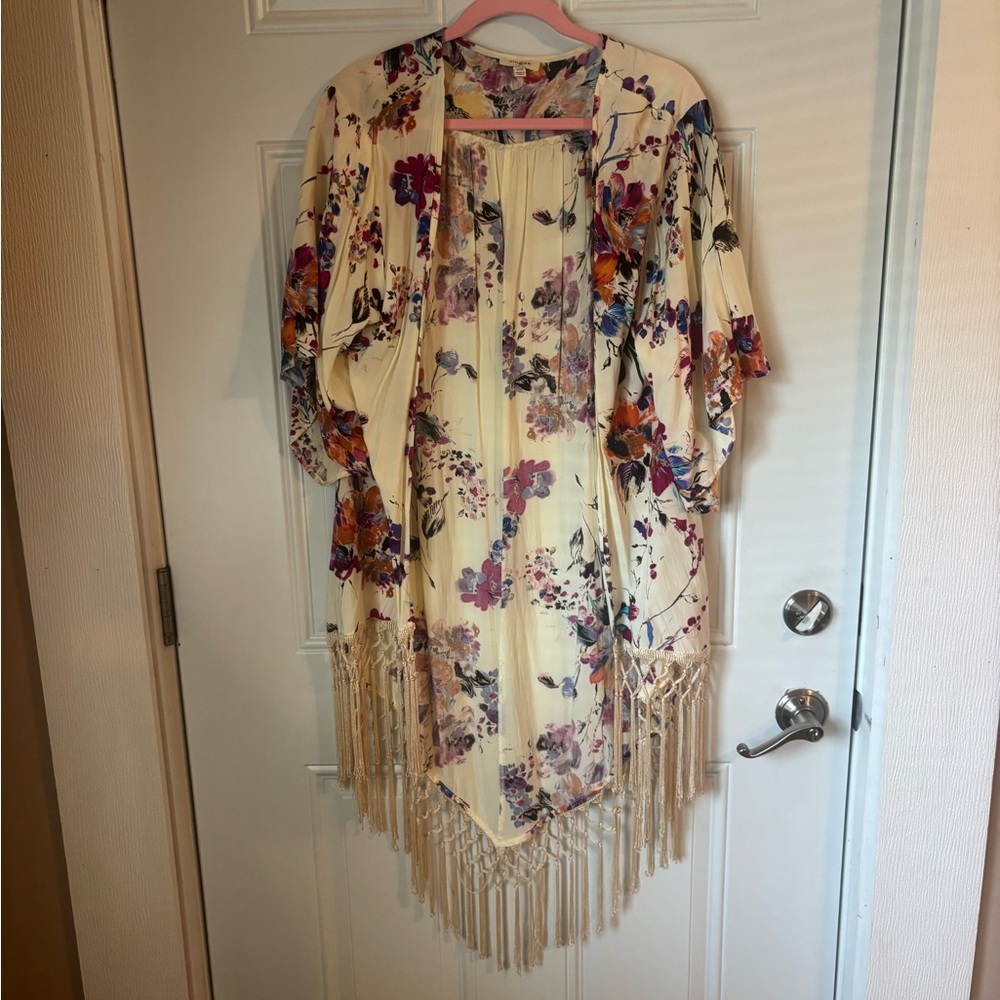 Umgee Cream Floral Fringe Kimono - Picture 5 of 9